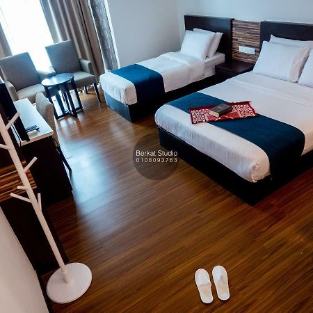 Berkat Studio Hotel Kota Bharu Esterno foto
