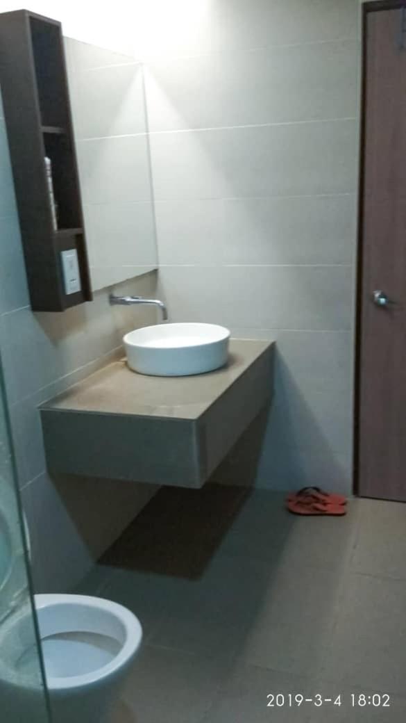 Berkat Studio Hotel Kota Bharu Esterno foto