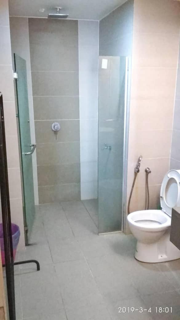 Berkat Studio Hotel Kota Bharu Esterno foto