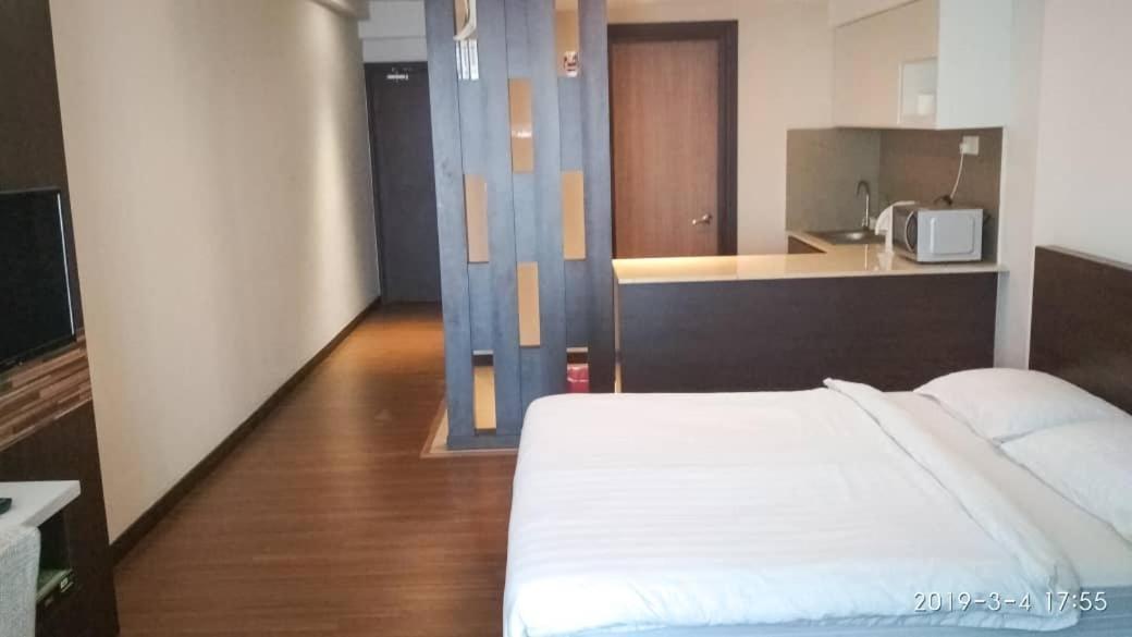 Berkat Studio Hotel Kota Bharu Esterno foto