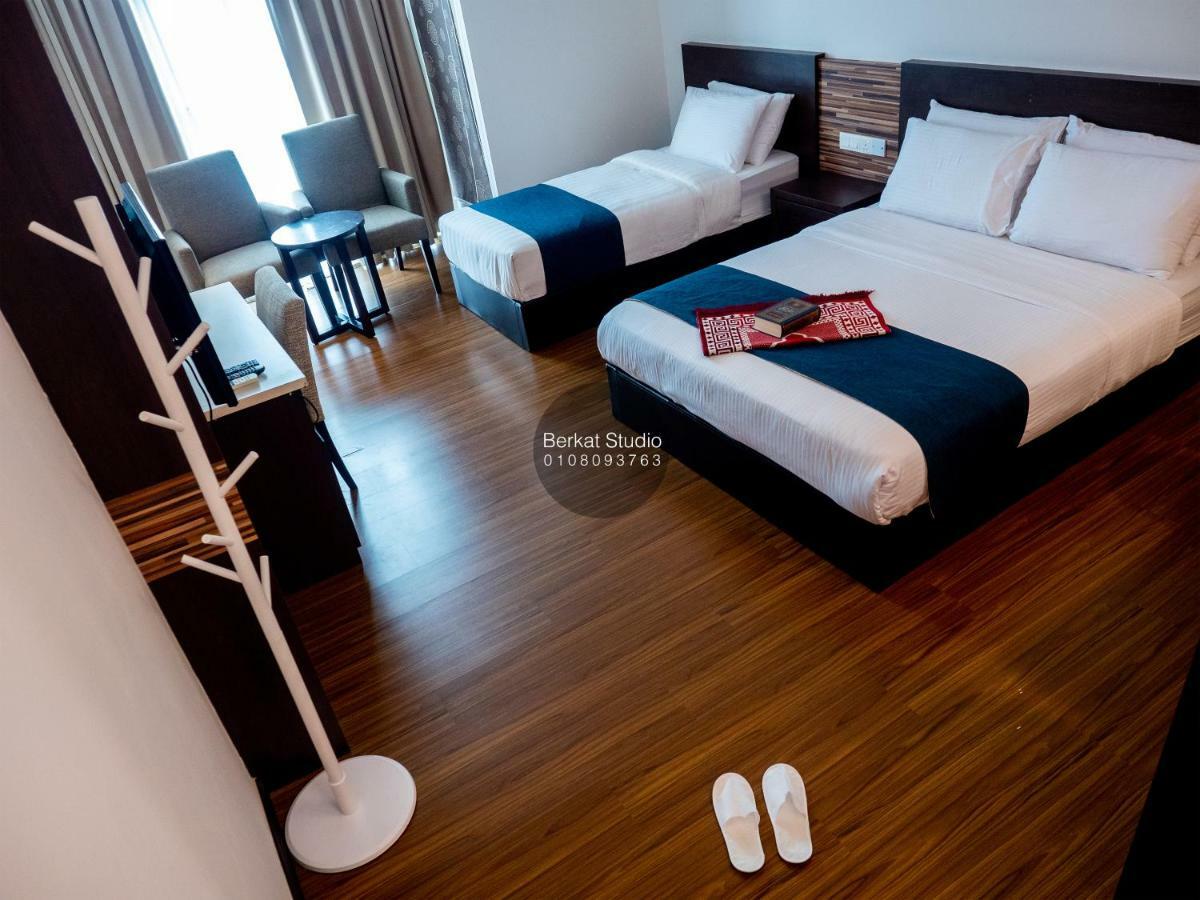 Berkat Studio Hotel Kota Bharu Esterno foto
