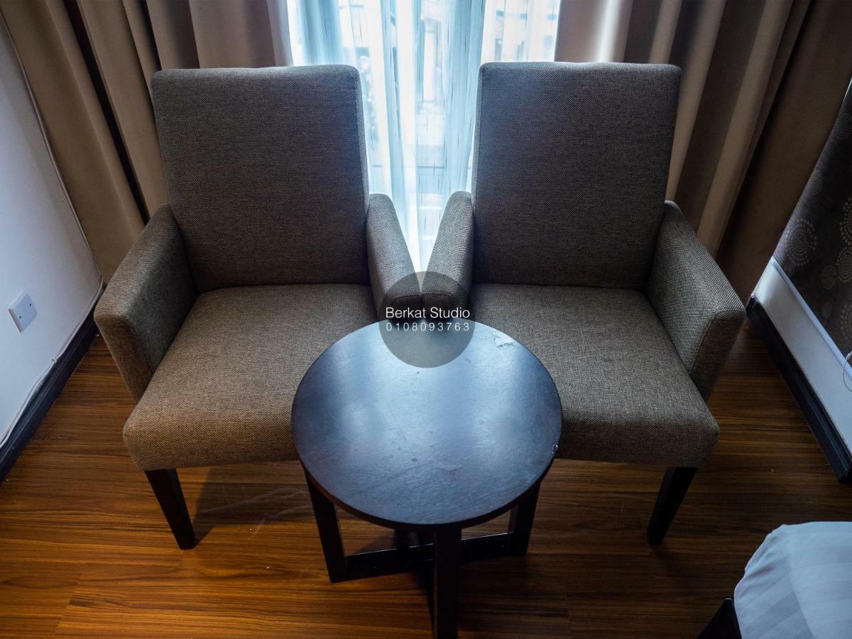 Berkat Studio Hotel Kota Bharu Esterno foto
