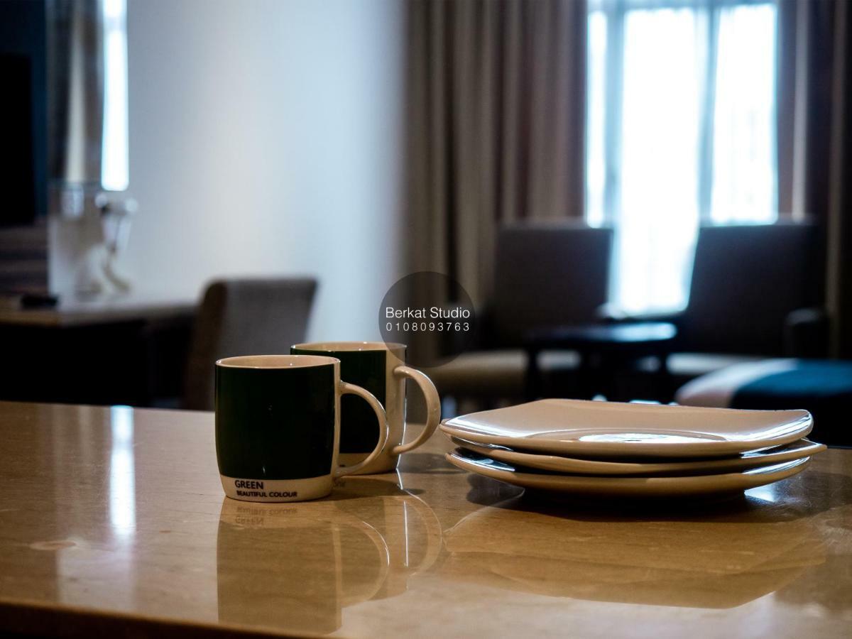 Berkat Studio Hotel Kota Bharu Esterno foto